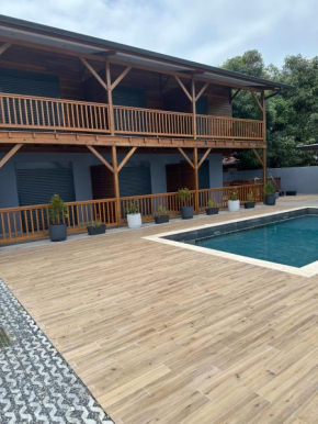 Logement standing avec piscine